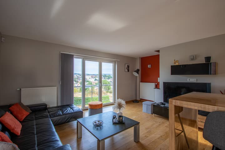 Cozy and stylish house with panoramic views
