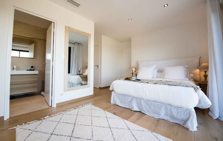 ห้องนอนใหญ่ 