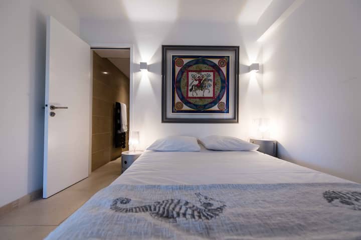 ห้องนอนชั้นล่าง