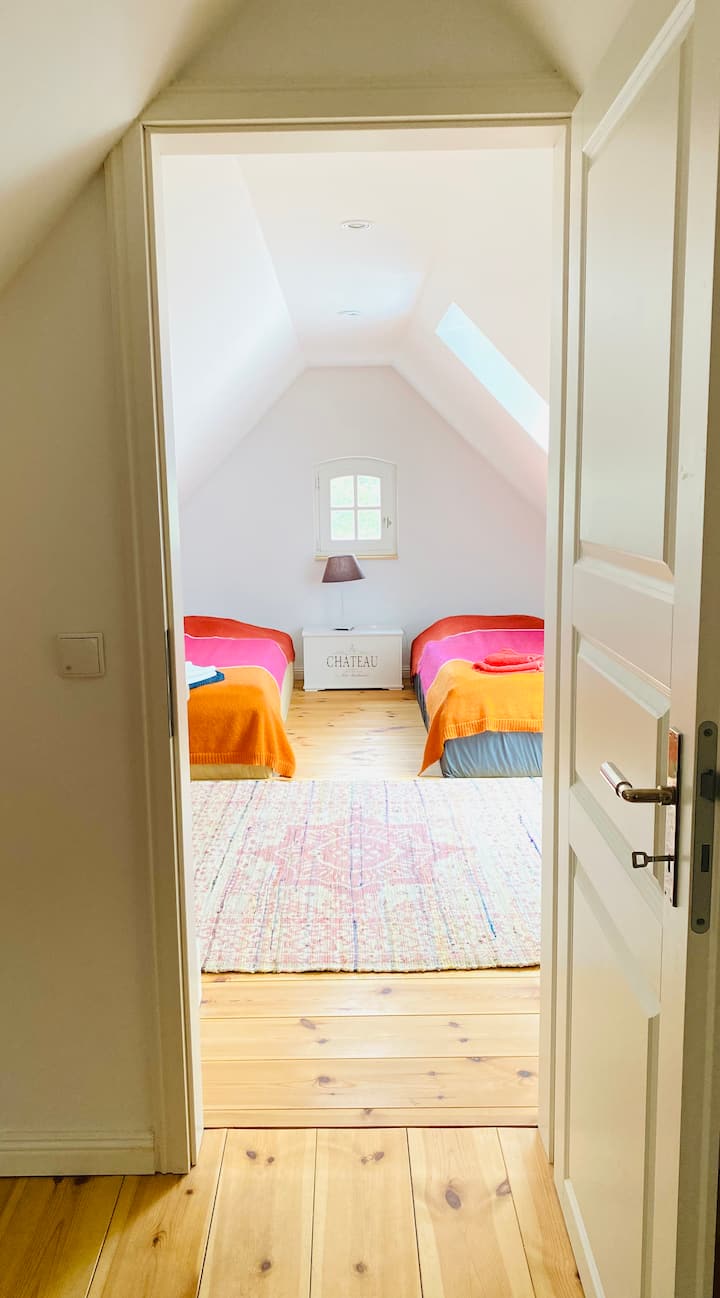 Quarto no andar superior, 2 camas de solteiro 90x200