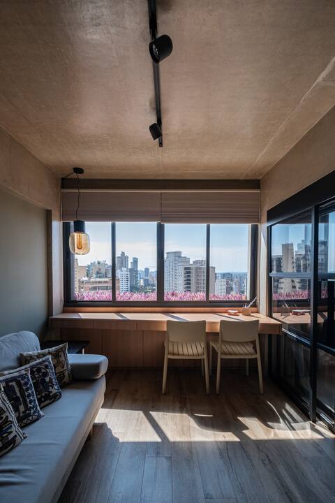 Lindo Studio, Industrial style with garage
