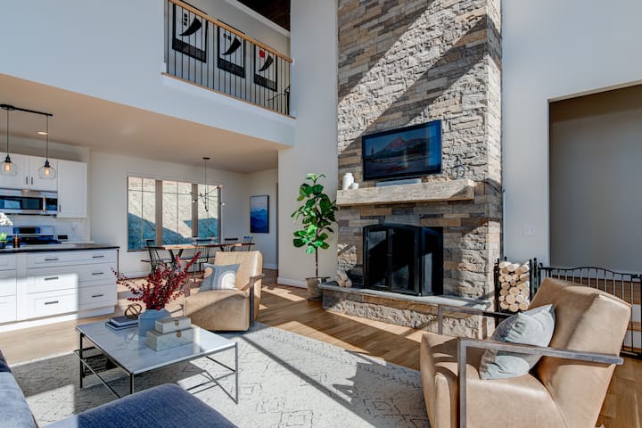 Luxury Mountain-top Home Above Asheville Nc Clouds - Weaverville, NC