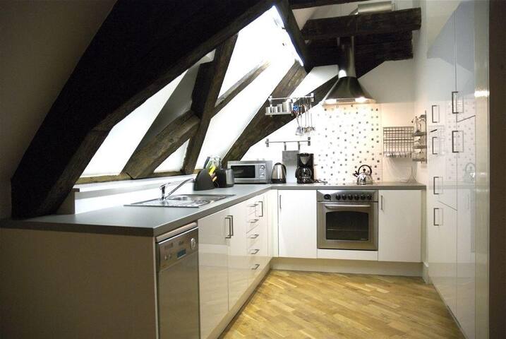 Ericsson Palace – Old Town DeLuxe gallery image 4