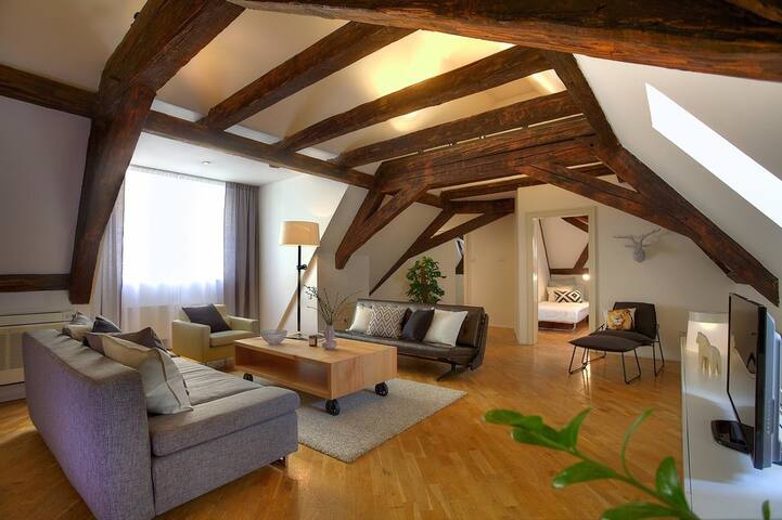 Ericsson Palace – Old Town DeLuxe gallery image 5