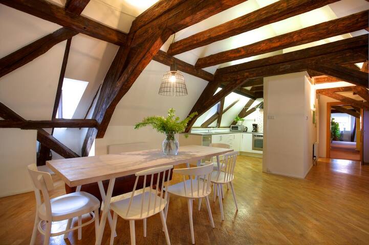 Ericsson Palace – Old Town DeLuxe gallery image 3