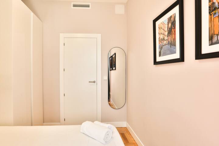 Madrid centro/GranVía/Sol/Plaza Mayor/Callao gallery image 4