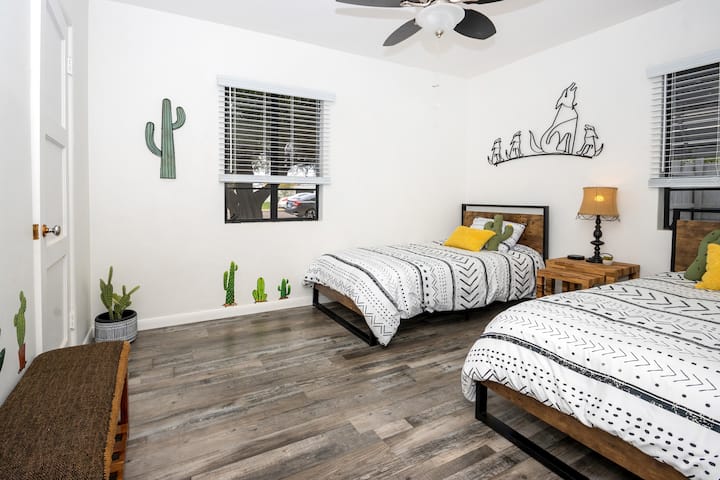 Kjo dhomë argëtuese është e përsosur si për fëmijët e tu ashtu edhe për të rriturit.