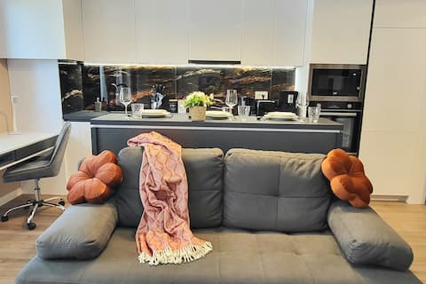Edan's place -self check-in,free parking,fast Wifi