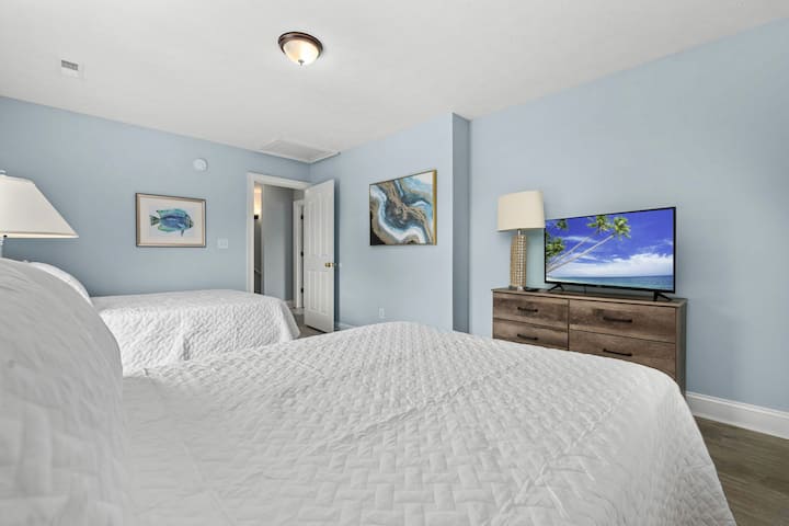 ห้องนี้มีเตียงใหญ่ 2 เตียง เราสามารถนอนได้ 4 คนหากคุณเลือกที่นี่แต่ไม่รู้สึกว่าคุณต้องนอน 

นอร์ธไมร์เทิลบีช - มหาสมุทรชายหาดสระว่ายน้ำเหมาะสำหรับสัตว์เลี้ยงครอบครัวกอล์ฟบ้านคอนโดส่วนตัว
