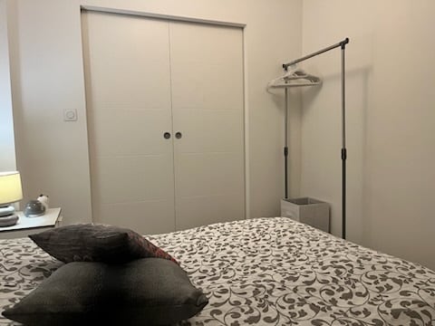 ห้องผู้เข้าพักพร้อมเตียง 140x190