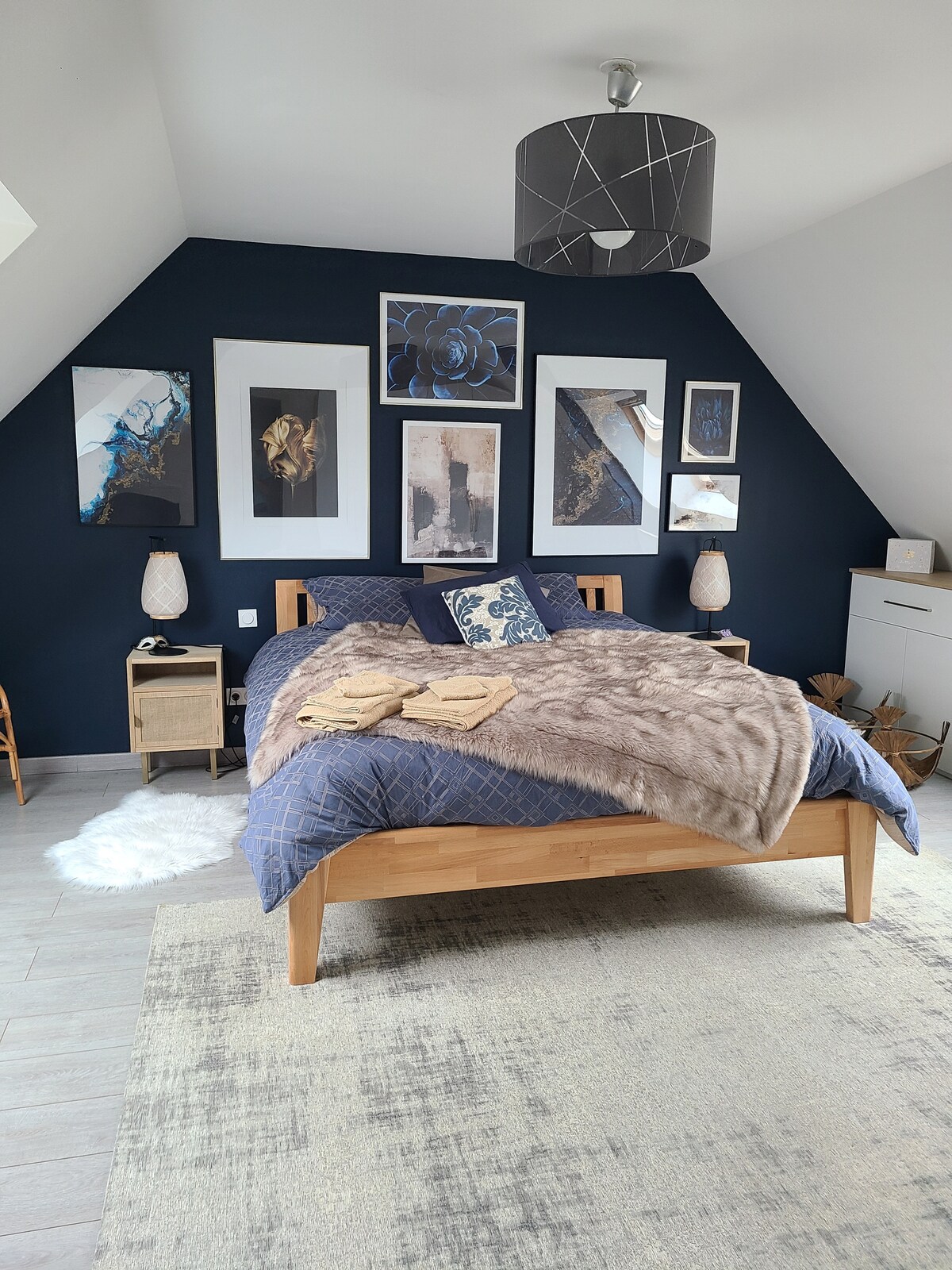 เตียงห้องนอนขนาดใหญ่ 180 x 200