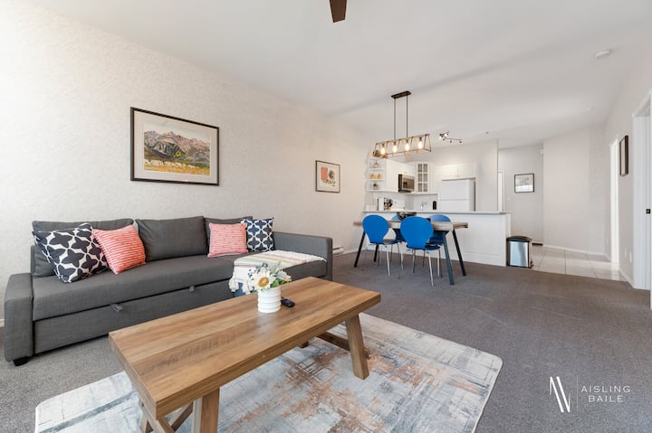 Riverside Twin "A" | Balcony | King Bed | Spacious - Fairmont Hot Springs, BC