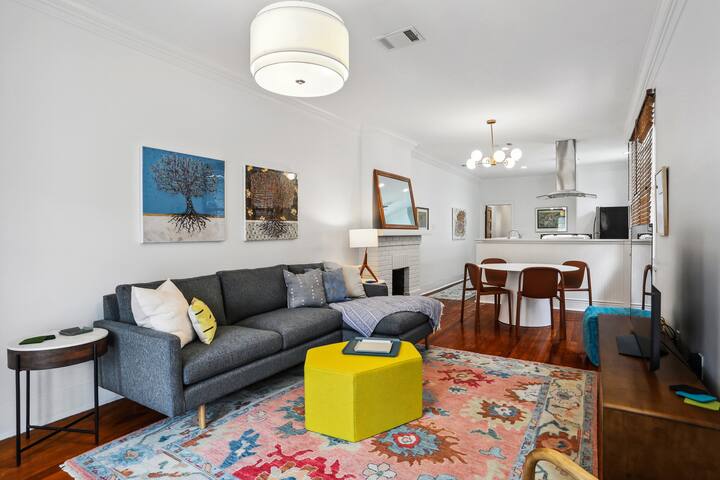 Stunning Uptown Oasis: 3BR/2BA at Audubon Park gallery image 2