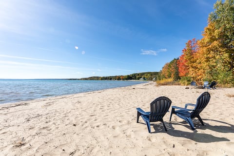 Private BeachM22! Close to wineries, Sand Dunes
