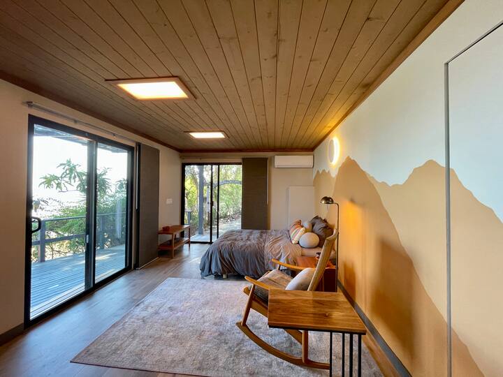 Tranquil Mid Century Studio with Deck and Views!