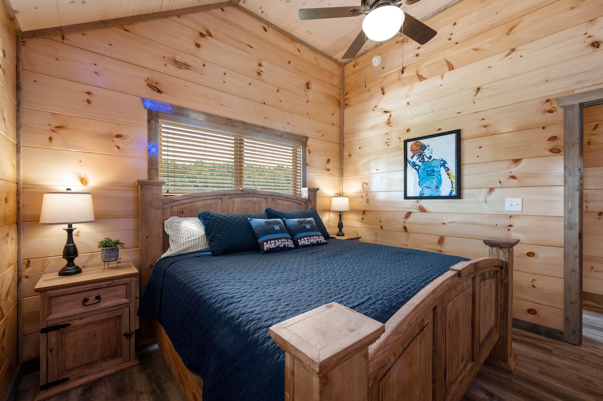 غرفة نوم "Grizzly" في الطابق الثاني | سرير كبير | تلفزيون ذكي 