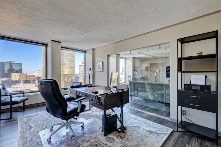 This Magnificent Bushnell Tower Condo - Bloomfield, CT