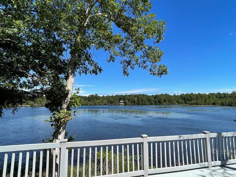 Bridge house  Romantic Lakefront cabin scenic view