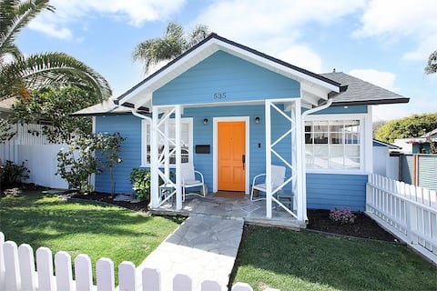 Inn Through the Orange Door-Laguna Village cottage
