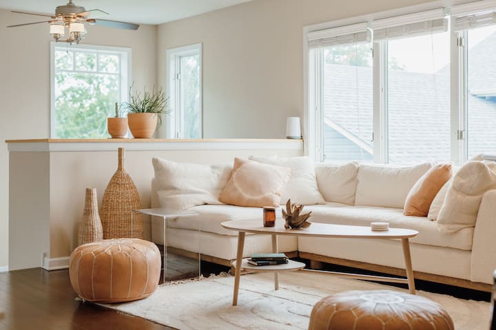 Comfy beds/Art District/5 min to US bank Stadium