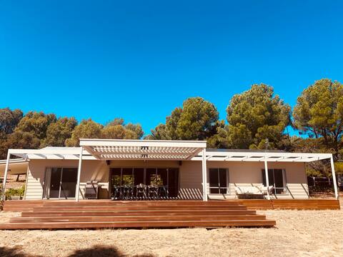 Amongst The Stars: Peaceful 3-Bedroom House