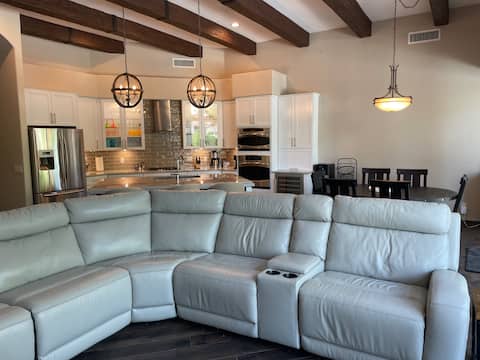 Popular Airbnb listing: Bajada Peaceful Paradise w/ Heated pool! in Desert View