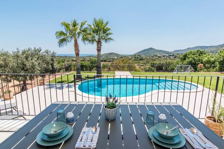 Luxury Villa Overlooking Sea gallery image 4