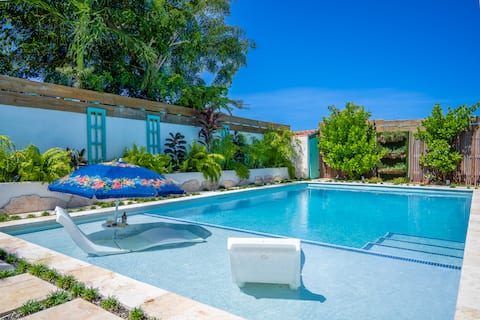 Fam Paradise Bliss w/ Prvt Pool/HT Beach/Playroom!