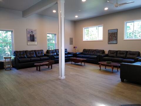 12 Bedroom, Sleeps 37, Heated Pool, 3 min. to CDP.