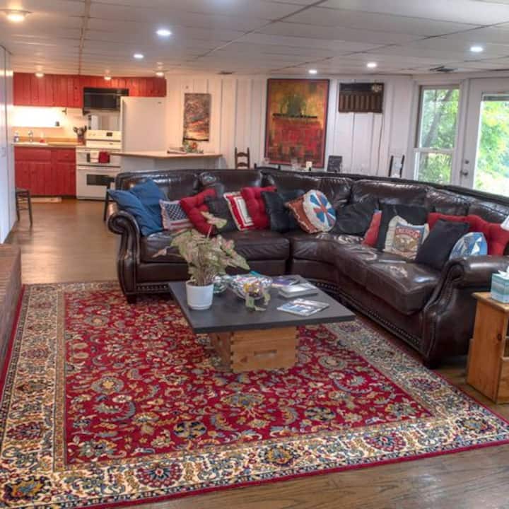 2 Bedroom Apartment overlooks WCU and Cullowhee NC Apartments for