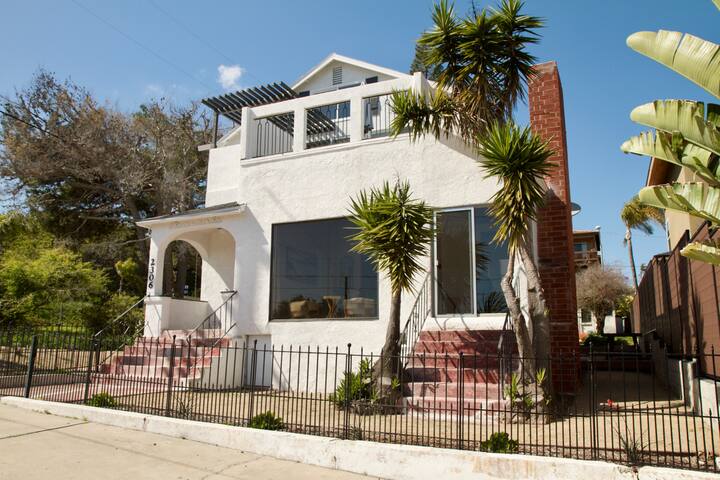 The Alba House in Pacific Beach gallery image 4