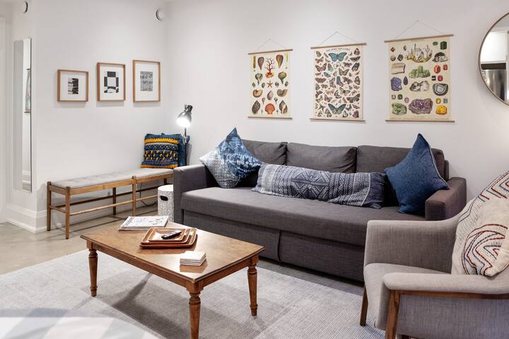 Lovely Gardens. Nearby top culture & nature. gallery image 4