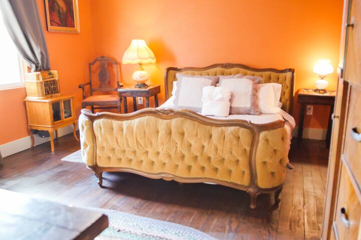 Charming Home Blocks to French Quarter with Pool! gallery image 2