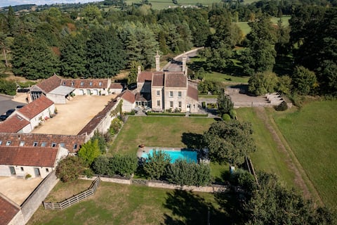Stunning, historic family house with swimming pool