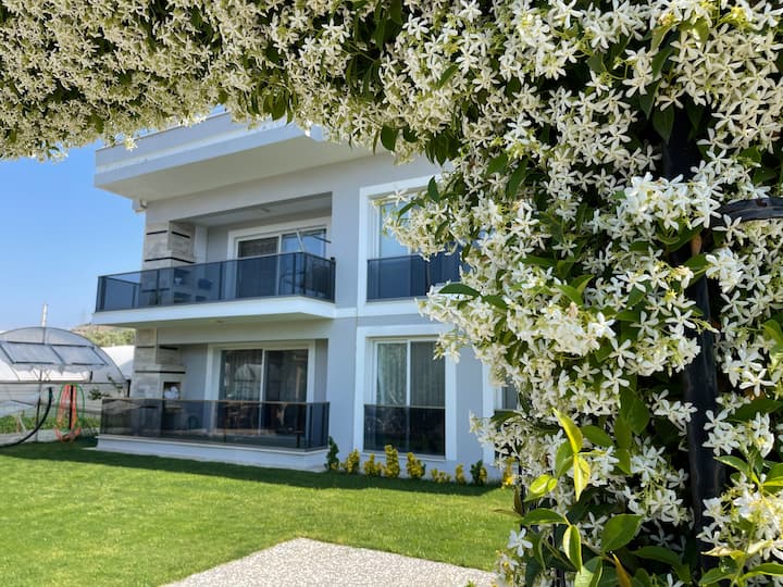 1 km to Calis beach beach luxury apartment with garden Apartments for