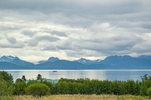 Mountain/Glacier Views! Now Booking Summer 2026!