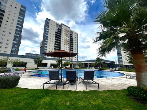 Apartment with balcony, swimming pool, jacuzzi and more.