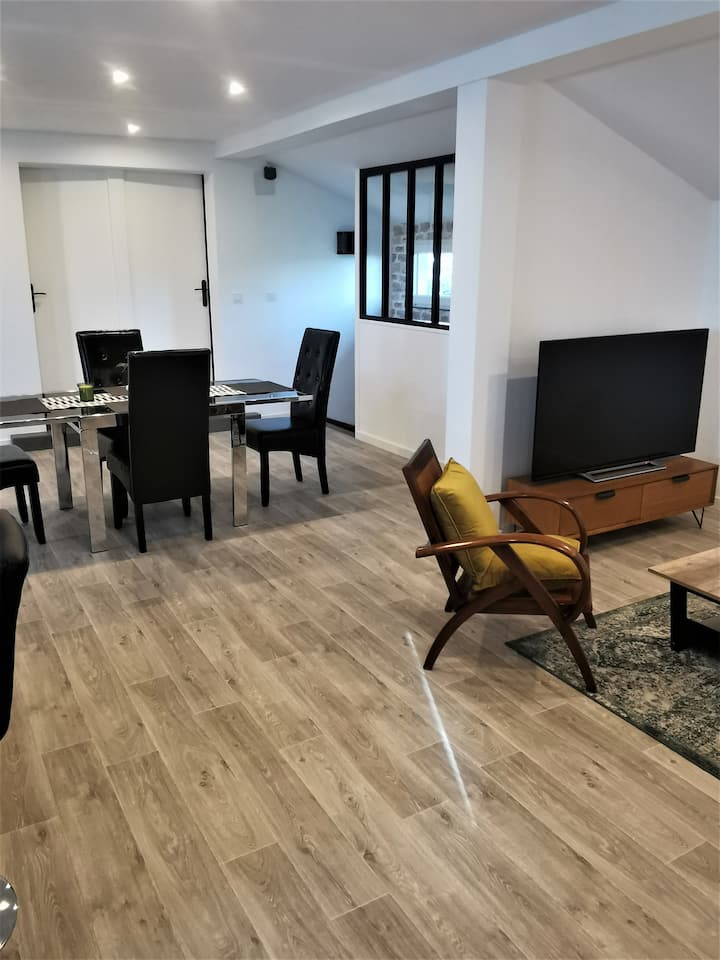 Loft Spacieux & Cosy - Parking, Clim, Wifi Rapide - Saint-Émilion