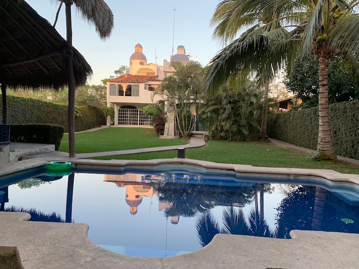 "Casa con alberca a 3 minutos de la playa" Casas en renta en Las