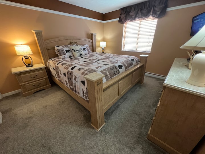 Master Suite  Schlafzimmer.