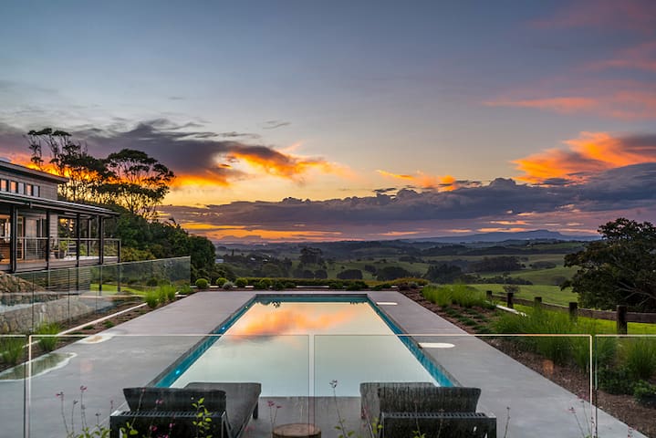 Illuka Byron gallery image 2