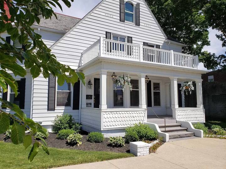 Beautiful private room in historic downtown home! Houses for Rent in