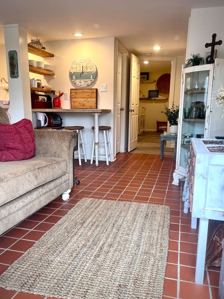 Horse Farm, Serene,  Secluded, Creekside Suite - Hillsborough, NC