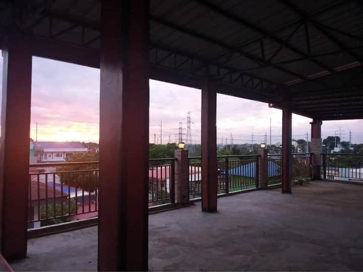 Penthouse With Great Panoramic View - Marilao