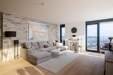 Modern living on the 28th floor of the Henninger Tower