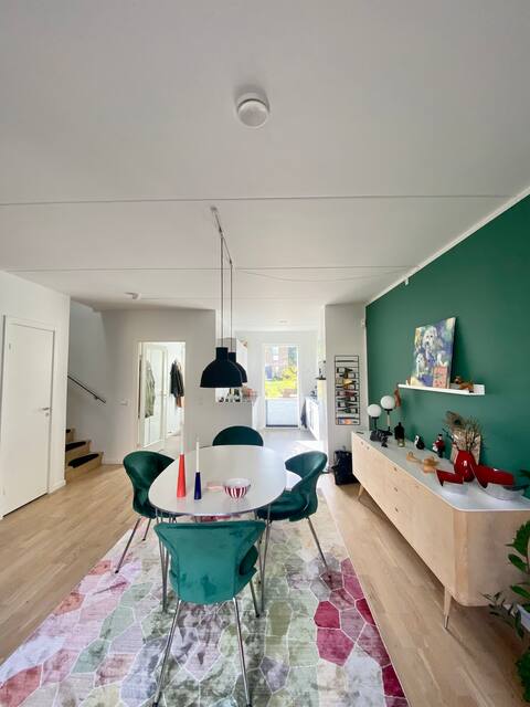 Family-friendly townhouse close to town and beach