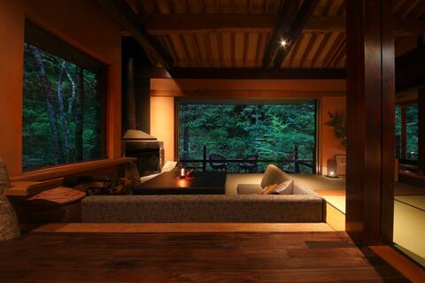 Spend time in an architect's villa in the forest./Luxury entire house/Up to 5 people [Sumiyamui Hous