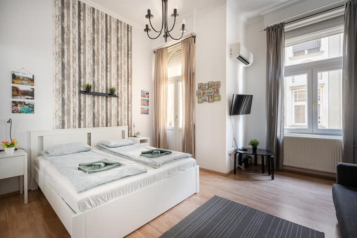 K10 - Deluxe Apartment With Balcony By Bqa - Budapest