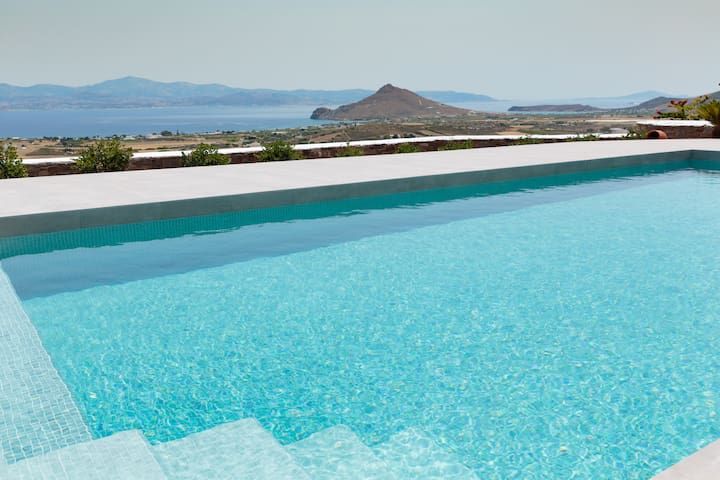 Infinity Blue Villa in Paros