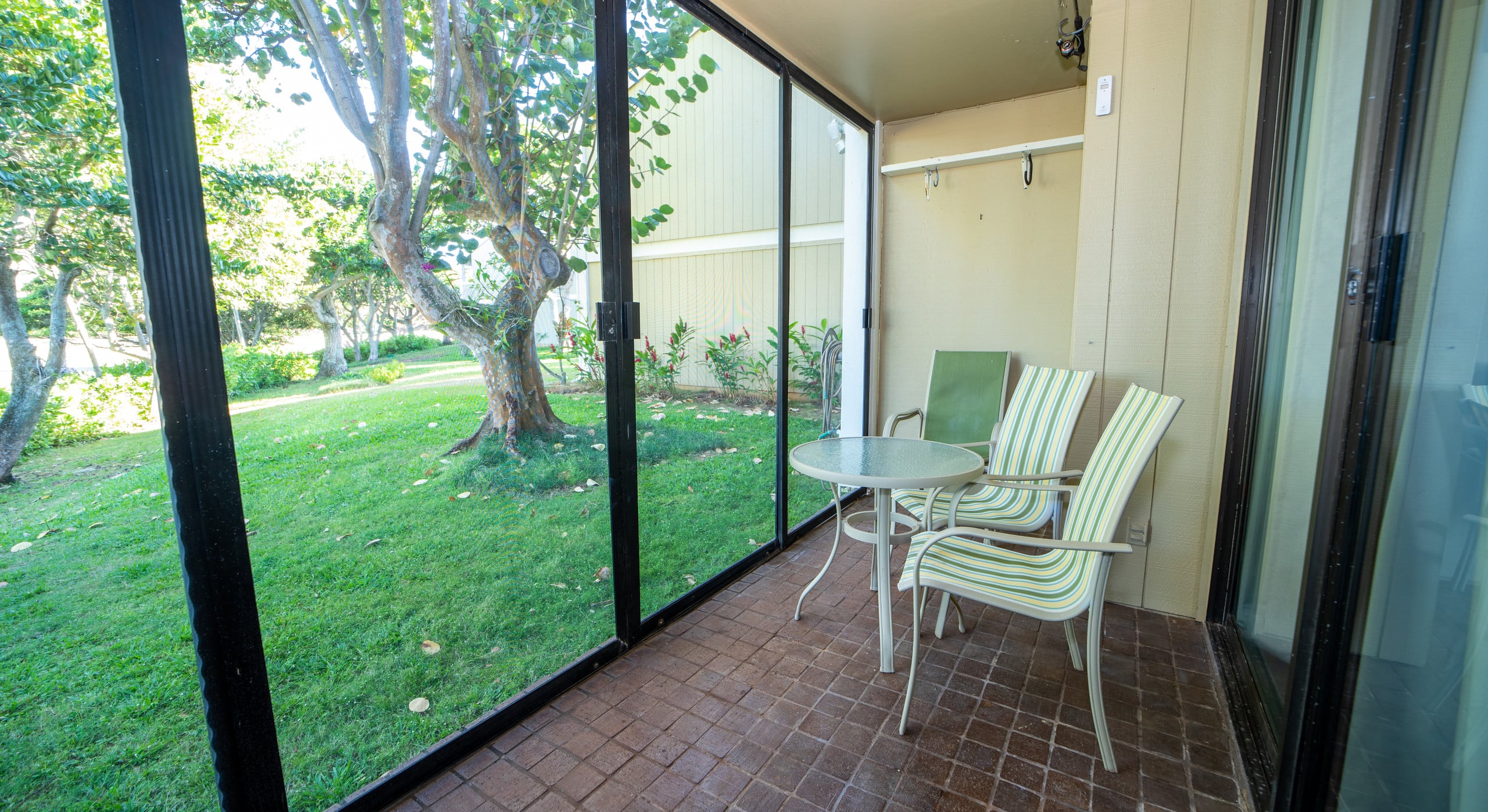 Condo in Kahuku · ★4.9 · 1 bedroom · 3 beds · 1 private bath - Image 6
